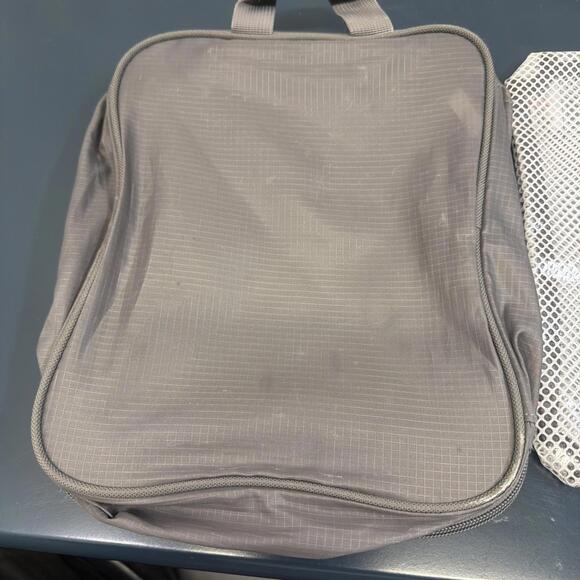 2 Travel Toiletry Bags Kavu Plastic Mesh Compression Gray Bag Zippered - Picture 8 of 13